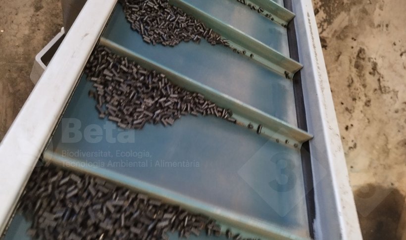 Pellet produzido a partir da fra&ccedil;&atilde;o s&oacute;lida do digerido em uma planta de biog&aacute;s.
